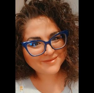 Meet your Posher, Ana